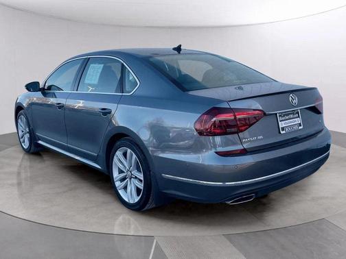 2017 Volkswagen Passat V6 SEL Premium