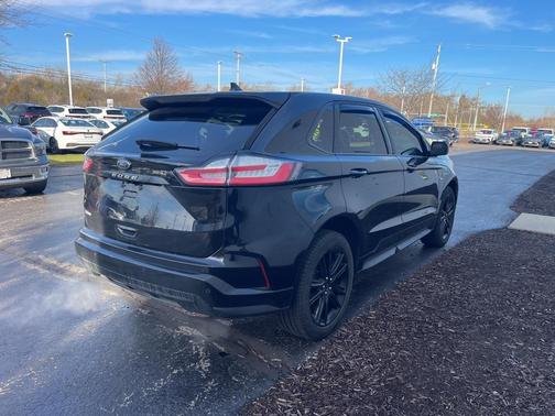 2022 Ford Edge ST Line