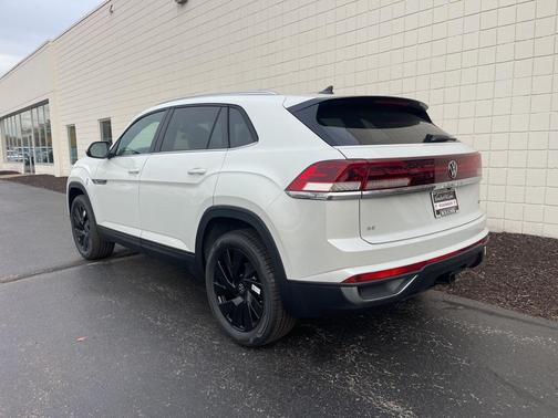 2026 Volkswagen Atlas Cross Sport 2.0T SE w/Technology 4MOTION