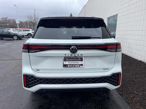 2026 Volkswagen Tiguan 2.0T SE R-Line Black 4MOTION