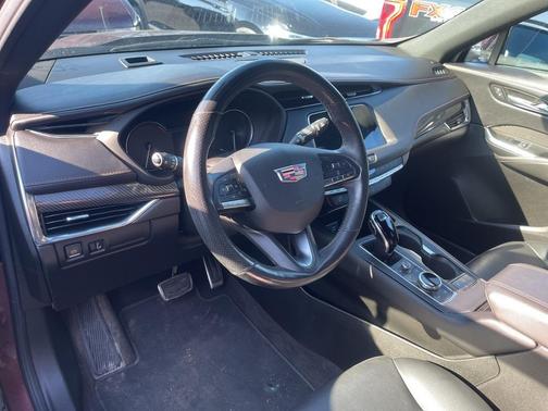 2022 Cadillac XT4 Sport