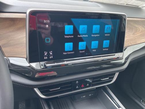 2025 Volkswagen Atlas 2.0T SE w/Technology 4MOTION