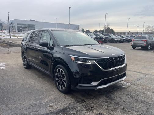2024 Kia Carnival EX