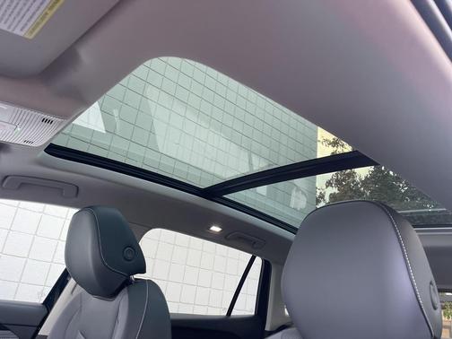 2025 Volkswagen Tiguan 2.0T SE 4MOTION
