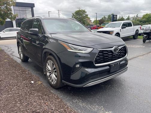 2022 Toyota Highlander Platinum
