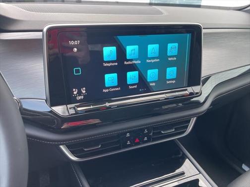 2025 Volkswagen Atlas Cross Sport 2.0T SE w/Technology 4MOTION