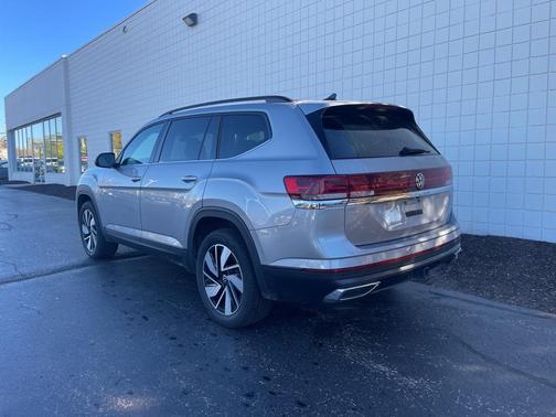 2025 Volkswagen Atlas 2.0T SE w/Technology 4MOTION