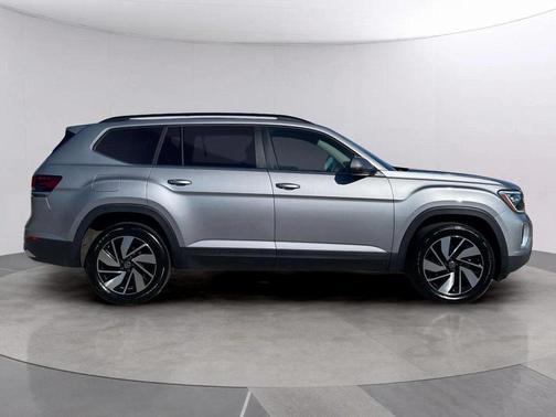 2025 Volkswagen Atlas 2.0T SE w/Technology 4MOTION