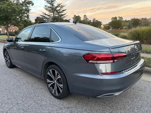 2022 Volkswagen Passat 2.0T SE