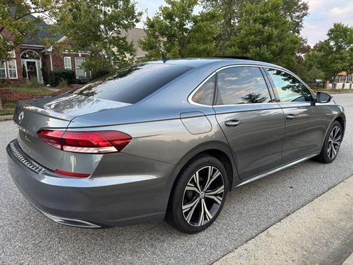 2022 Volkswagen Passat 2.0T SE