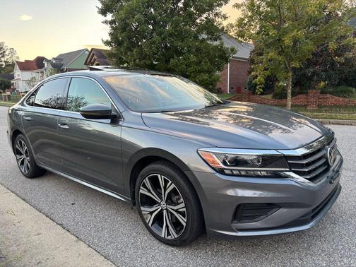 2022 Volkswagen Passat 2.0T SE