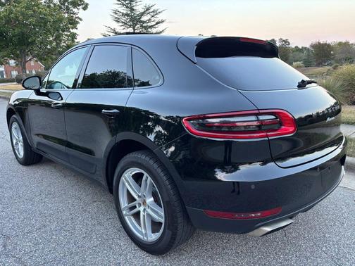 2018 Porsche Macan Sport Utility 4D