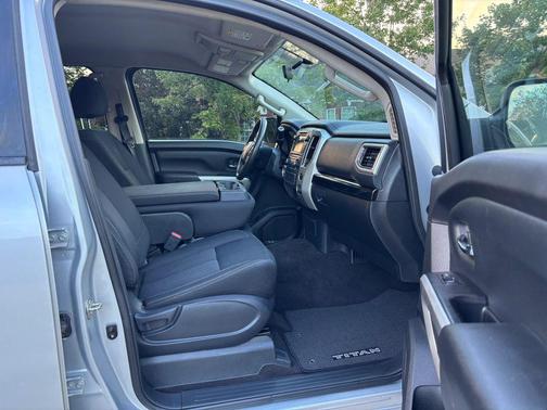 2019 Nissan Titan SV