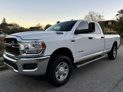 2019 RAM 2500 Tradesman Crew Cab 4x4 8' Box