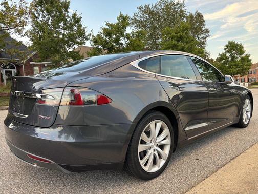 2016 Tesla Model S P90D