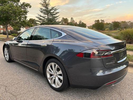 2016 Tesla Model S P90D