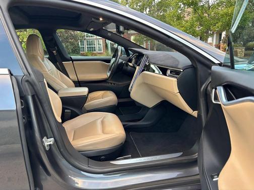 2016 Tesla Model S P90D