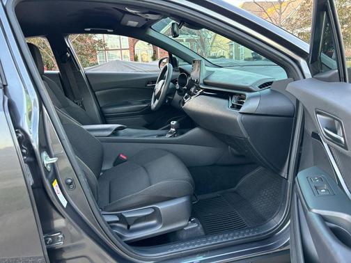 2019 Toyota C-HR LE