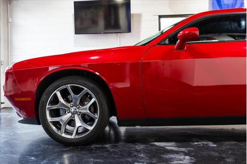 2016 Dodge Challenger SXT