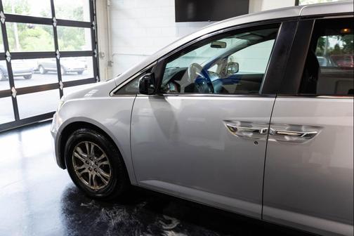 Alabaster Silver Metallic 2013 Honda Odyssey EX