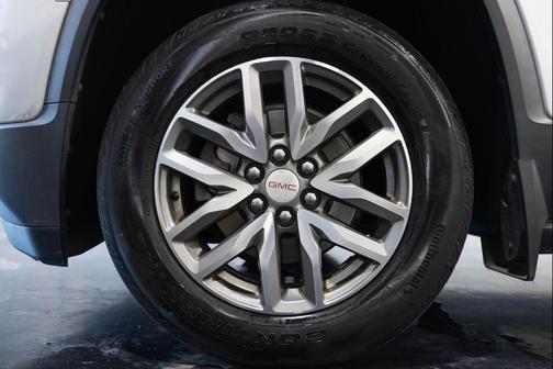 2017 GMC Acadia SLE-2