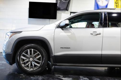 2017 GMC Acadia SLE-2