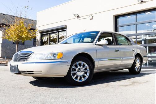 2002 Lincoln Continental Sedan