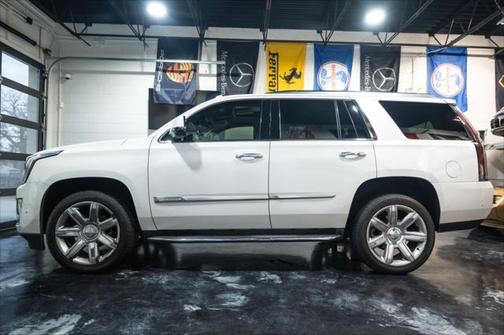 2017 Cadillac Escalade Luxury