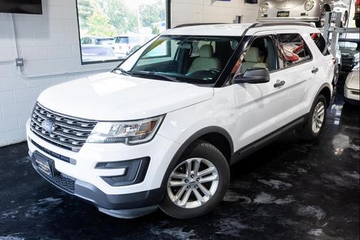 2017 Ford Explorer Base