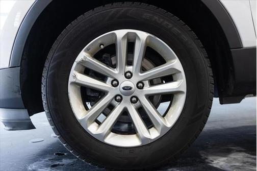 2017 Ford Explorer Base