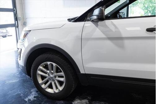 2017 Ford Explorer Base