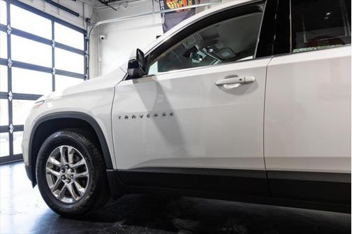 2018 Chevrolet Traverse LT Cloth