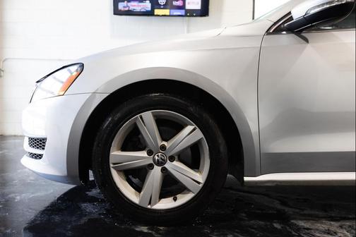 2012 Volkswagen Passat 2.5 SE