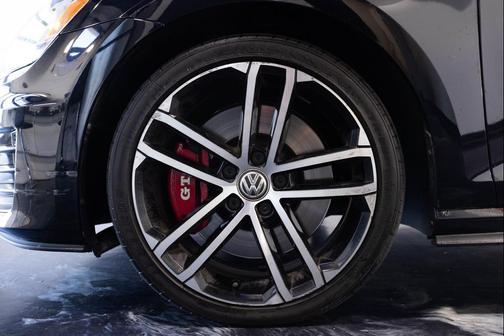 2017 Volkswagen Golf GTI 2.0T S 4-Door
