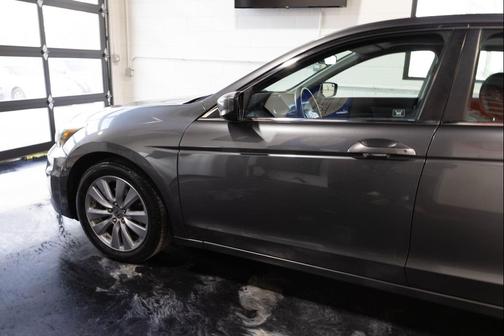 Polished Metal Metallic 2011 Honda Accord EX