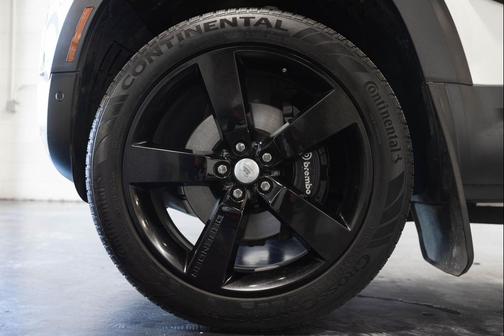 2022 Land Rover Defender 110 SE