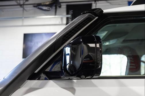 2022 Land Rover Defender 110 SE