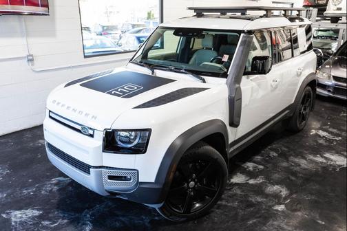 2022 Land Rover Defender 110 SE