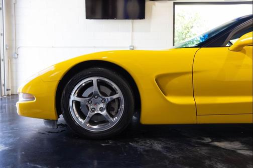 2000 Chevrolet Corvette Base