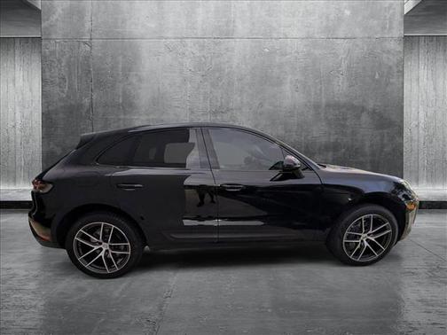 2023 Porsche Macan Base