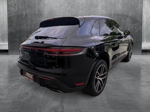2023 Porsche Macan Base