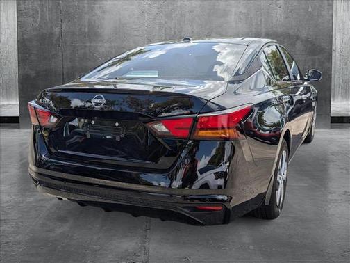 2025 Nissan Altima S FWD