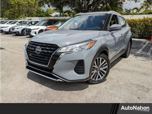 Boulder Gray Pearl 2022 Nissan Kicks SV