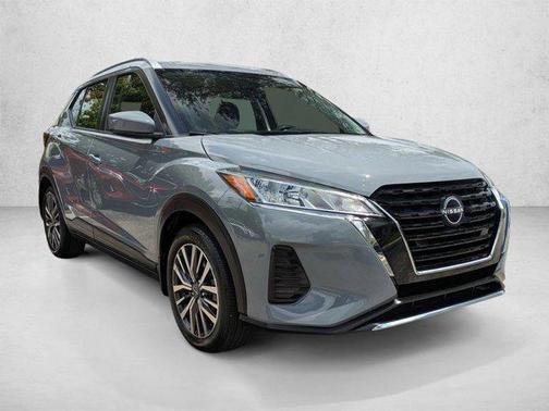 Boulder Gray Pearl 2022 Nissan Kicks SV