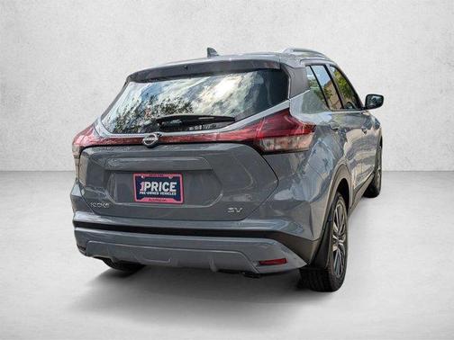 Boulder Gray Pearl 2022 Nissan Kicks SV