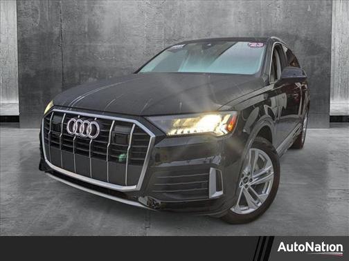 2023 Audi Q7 45 Premium Plus