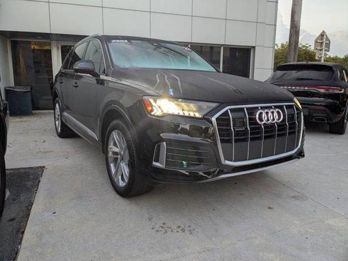 2023 Audi Q7 45 Premium Plus