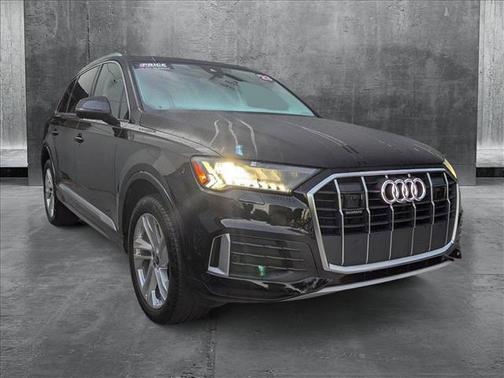 2023 Audi Q7 45 Premium Plus