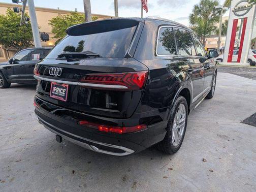 2023 Audi Q7 45 Premium Plus