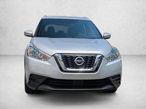 Brilliant Silver Metallic 2020 Nissan Kicks SV